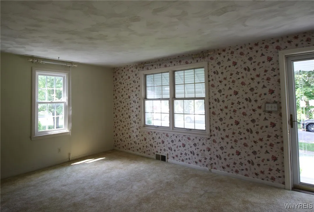84 Hirschfield Drive, Amherst, New York 14221, Amherst, New York 14221, 3 Bedrooms Bedrooms, 8 Rooms Rooms,1 BathroomBathrooms,Residential,For Sale,84 Hirschfield Drive, Amherst, New York 14221,B1620701