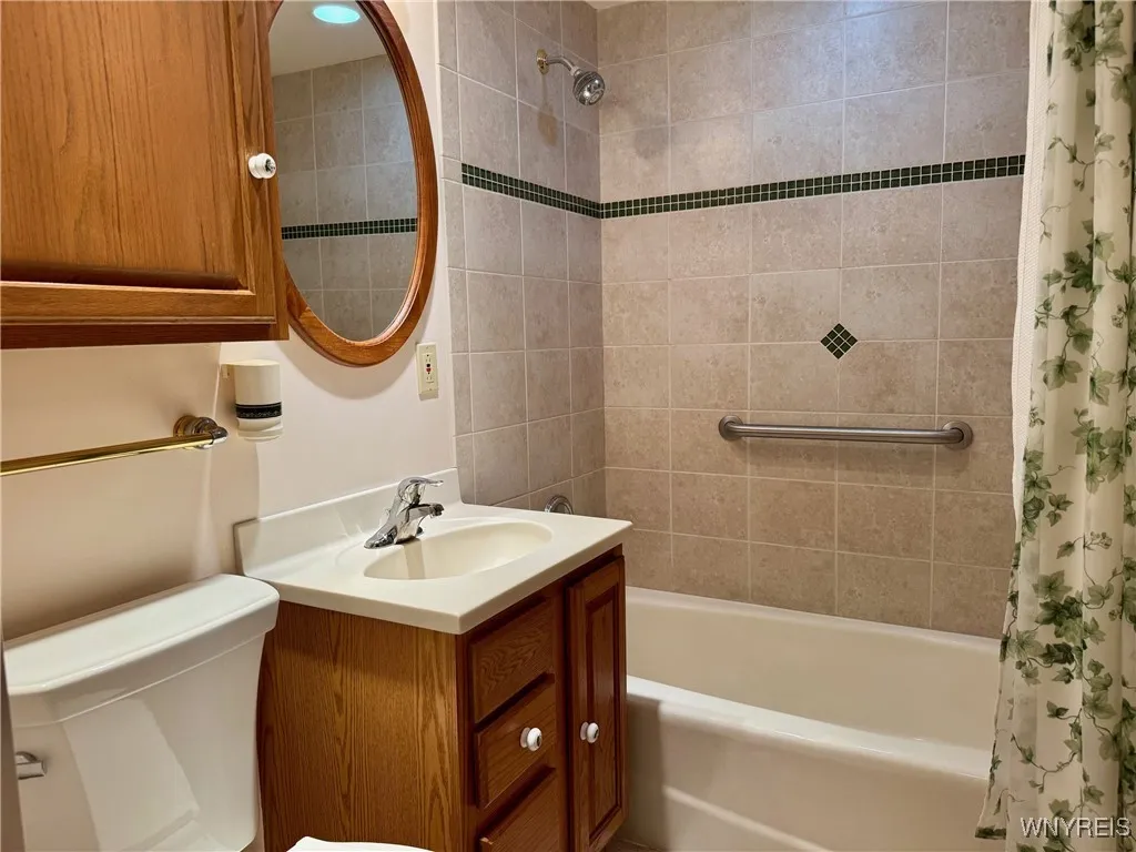 84 Hirschfield Drive, Amherst, New York 14221, Amherst, New York 14221, 3 Bedrooms Bedrooms, 8 Rooms Rooms,1 BathroomBathrooms,Residential,For Sale,84 Hirschfield Drive, Amherst, New York 14221,B1620701