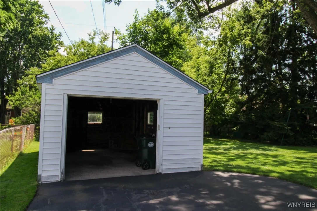 84 Hirschfield Drive, Amherst, New York 14221, Amherst, New York 14221, 3 Bedrooms Bedrooms, 8 Rooms Rooms,1 BathroomBathrooms,Residential,For Sale,84 Hirschfield Drive, Amherst, New York 14221,B1620701