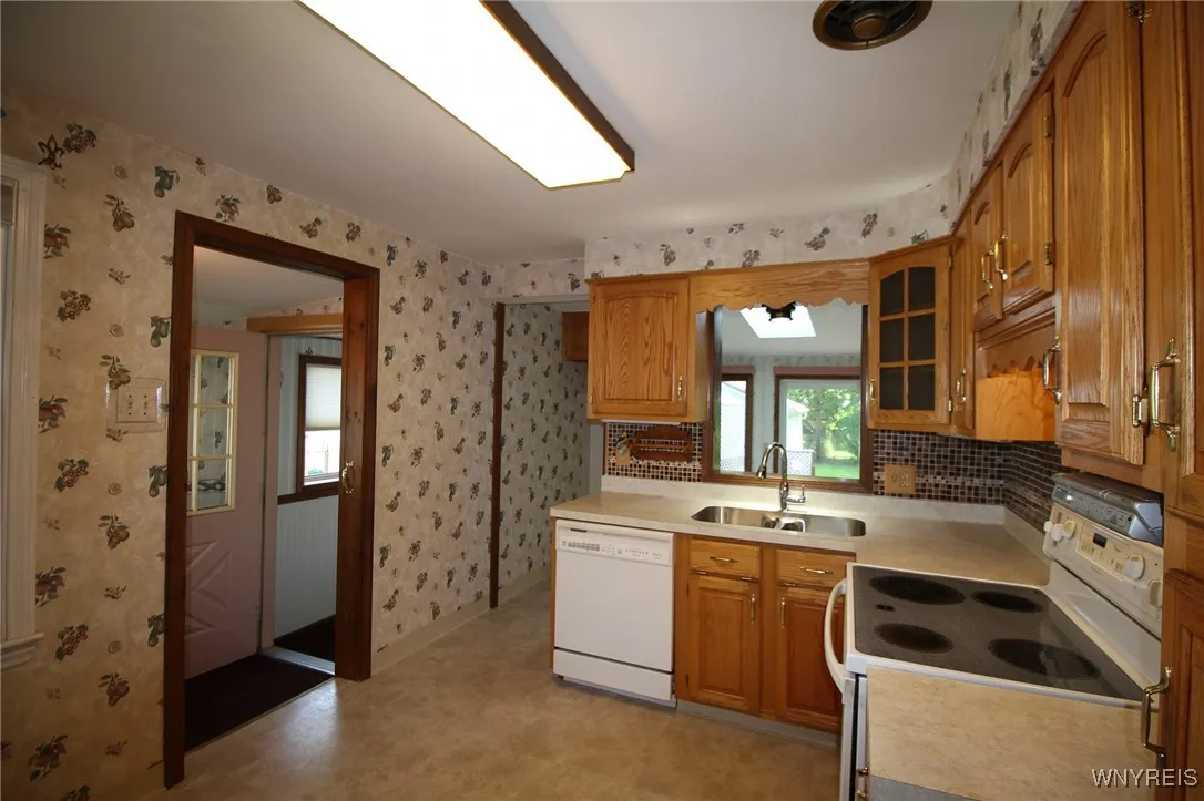 84 Hirschfield Drive, Amherst, New York 14221, Amherst, New York 14221, 3 Bedrooms Bedrooms, 8 Rooms Rooms,1 BathroomBathrooms,Residential,For Sale,84 Hirschfield Drive, Amherst, New York 14221,B1620701