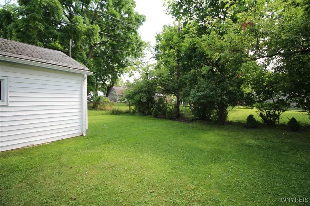 84 Hirschfield Drive, Amherst, New York 14221, Amherst, New York 14221, 3 Bedrooms Bedrooms, 8 Rooms Rooms,1 BathroomBathrooms,Residential,For Sale,84 Hirschfield Drive, Amherst, New York 14221,B1620701