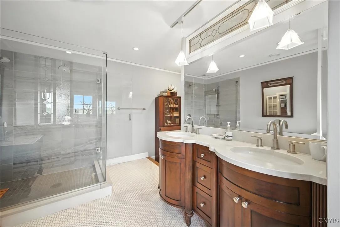 Primary bath