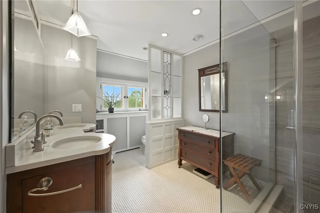 Primary bath
