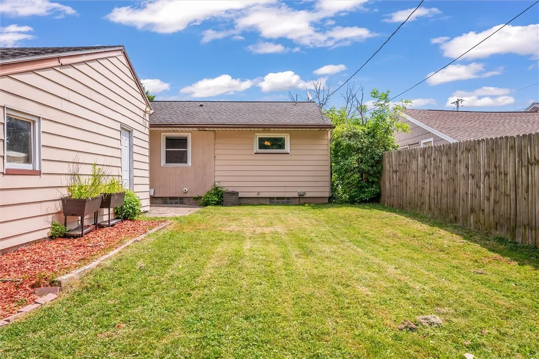 770 Tait Avenue, Greece, New York 14616, Greece, New York 14616, 3 Bedrooms Bedrooms, 6 Rooms Rooms,1 BathroomBathrooms,Residential,Closed,770 Tait Avenue, Greece, New York 14616,0,R1620828