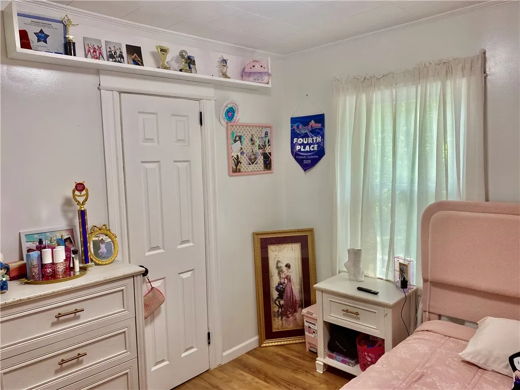 102 Ellison St Street, Rochester, New York 14609, Rochester, New York 14609, 4 Bedrooms Bedrooms, 7 Rooms Rooms,1 BathroomBathrooms,Residential,For Sale,102 Ellison St Street, Rochester, New York 14609,R1620925