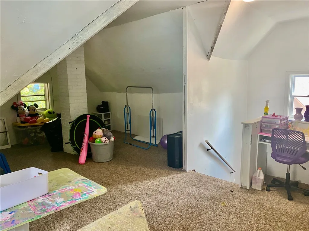 102 Ellison St Street, Rochester, New York 14609, Rochester, New York 14609, 4 Bedrooms Bedrooms, 7 Rooms Rooms,1 BathroomBathrooms,Residential,For Sale,102 Ellison St Street, Rochester, New York 14609,R1620925