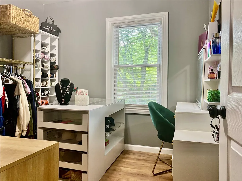 Walk - In Closet/ 4th Bedroom