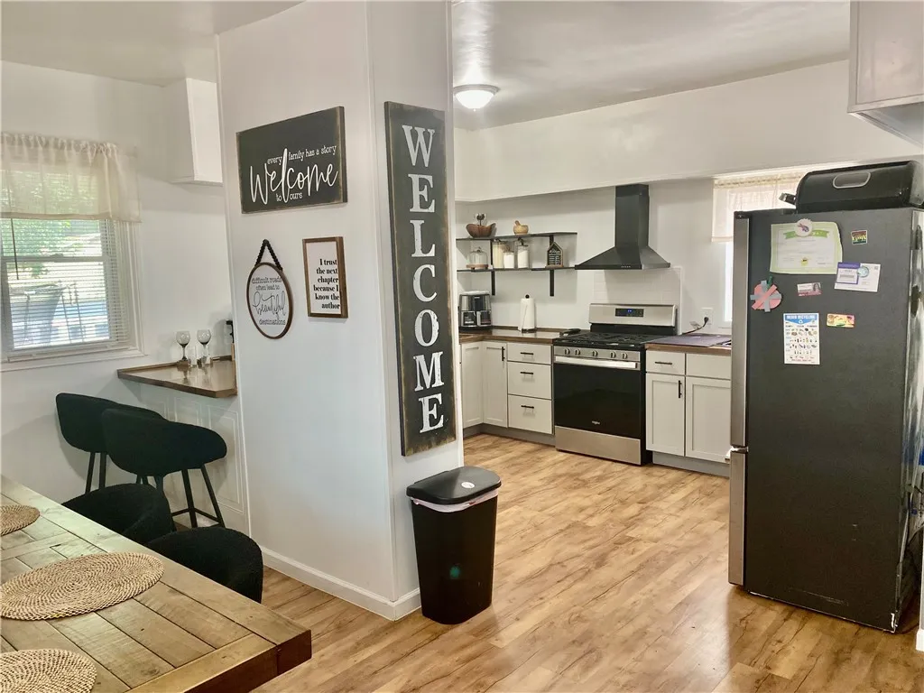 102 Ellison St Street, Rochester, New York 14609, Rochester, New York 14609, 4 Bedrooms Bedrooms, 7 Rooms Rooms,1 BathroomBathrooms,Residential,For Sale,102 Ellison St Street, Rochester, New York 14609,R1620925