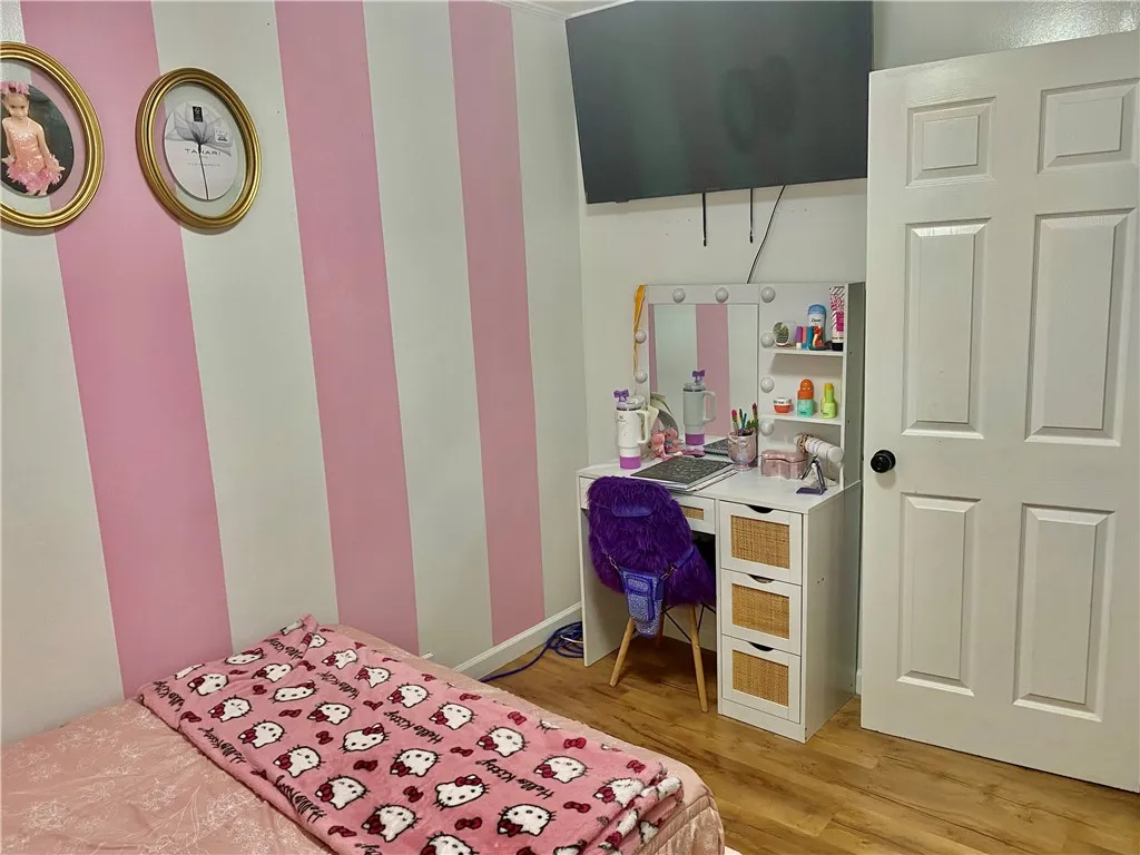 102 Ellison St Street, Rochester, New York 14609, Rochester, New York 14609, 4 Bedrooms Bedrooms, 7 Rooms Rooms,1 BathroomBathrooms,Residential,For Sale,102 Ellison St Street, Rochester, New York 14609,R1620925