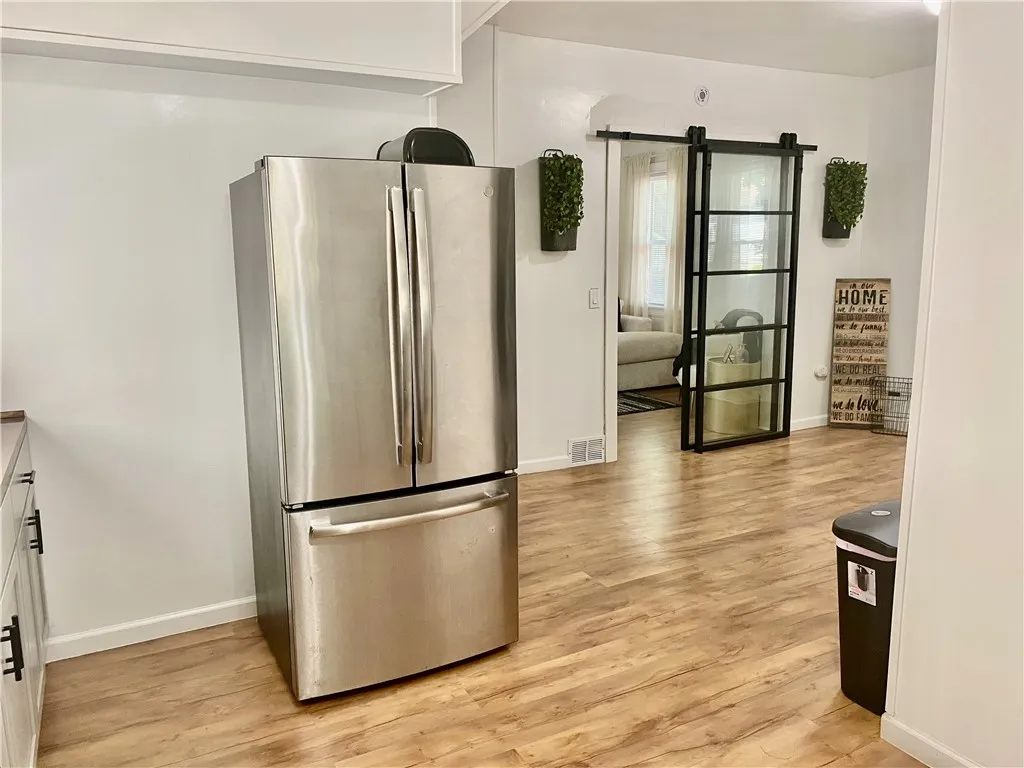 102 Ellison St Street, Rochester, New York 14609, Rochester, New York 14609, 4 Bedrooms Bedrooms, 7 Rooms Rooms,1 BathroomBathrooms,Residential,For Sale,102 Ellison St Street, Rochester, New York 14609,R1620925