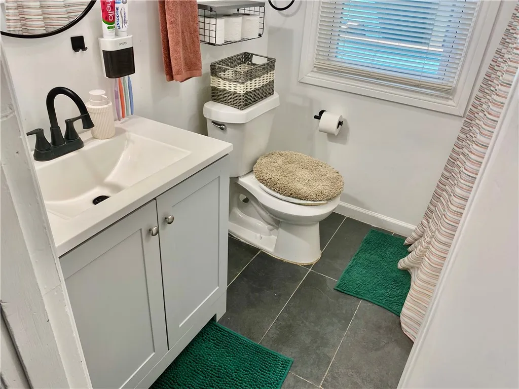 102 Ellison St Street, Rochester, New York 14609, Rochester, New York 14609, 4 Bedrooms Bedrooms, 7 Rooms Rooms,1 BathroomBathrooms,Residential,For Sale,102 Ellison St Street, Rochester, New York 14609,R1620925