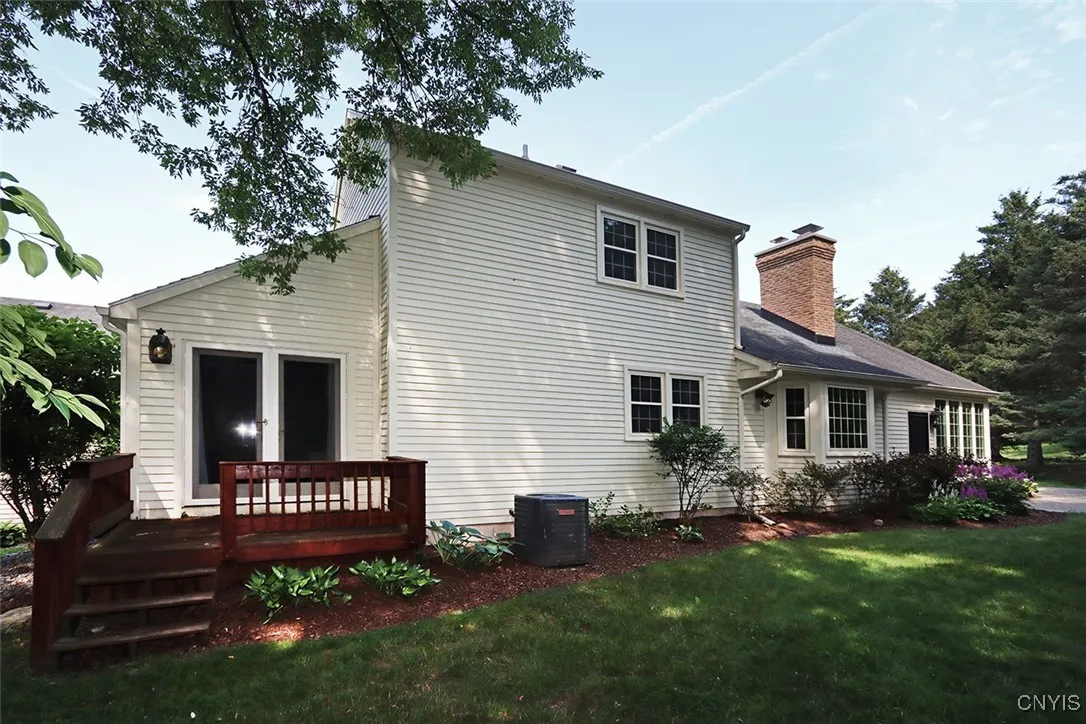 8305 Decoy Run, Manlius, New York 13104, Manlius, New York 13104, 3 Bedrooms Bedrooms, 9 Rooms Rooms,3 BathroomsBathrooms,Residential,Closed,8305 Decoy Run, Manlius, New York 13104,S1620320