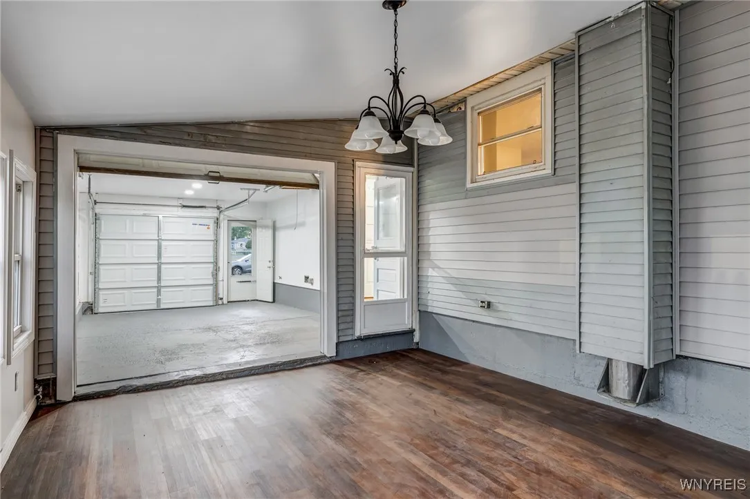207 Enez Drive, Cheektowaga, New York 14043, Cheektowaga, New York 14043, 3 Bedrooms Bedrooms, 5 Rooms Rooms,2 BathroomsBathrooms,Residential,For Sale,207 Enez Drive, Cheektowaga, New York 14043,B1620990