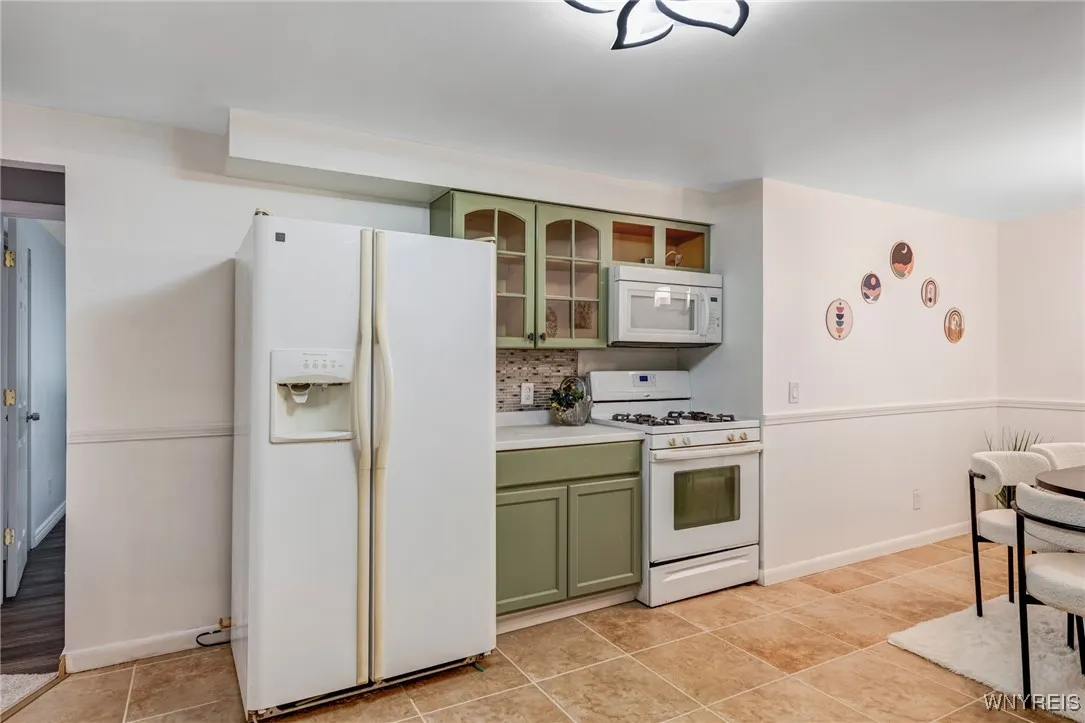 207 Enez Drive, Cheektowaga, New York 14043, Cheektowaga, New York 14043, 3 Bedrooms Bedrooms, 5 Rooms Rooms,2 BathroomsBathrooms,Residential,For Sale,207 Enez Drive, Cheektowaga, New York 14043,B1620990