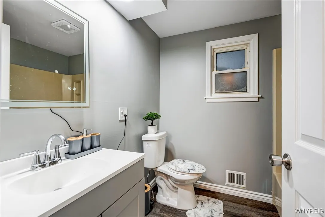 207 Enez Drive, Cheektowaga, New York 14043, Cheektowaga, New York 14043, 3 Bedrooms Bedrooms, 5 Rooms Rooms,2 BathroomsBathrooms,Residential,For Sale,207 Enez Drive, Cheektowaga, New York 14043,B1620990
