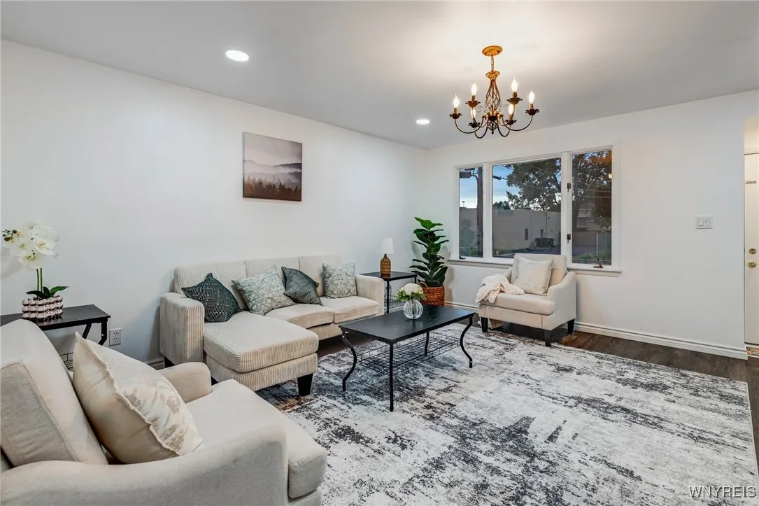 207 Enez Drive, Cheektowaga, New York 14043, Cheektowaga, New York 14043, 3 Bedrooms Bedrooms, 5 Rooms Rooms,2 BathroomsBathrooms,Residential,For Sale,207 Enez Drive, Cheektowaga, New York 14043,B1620990