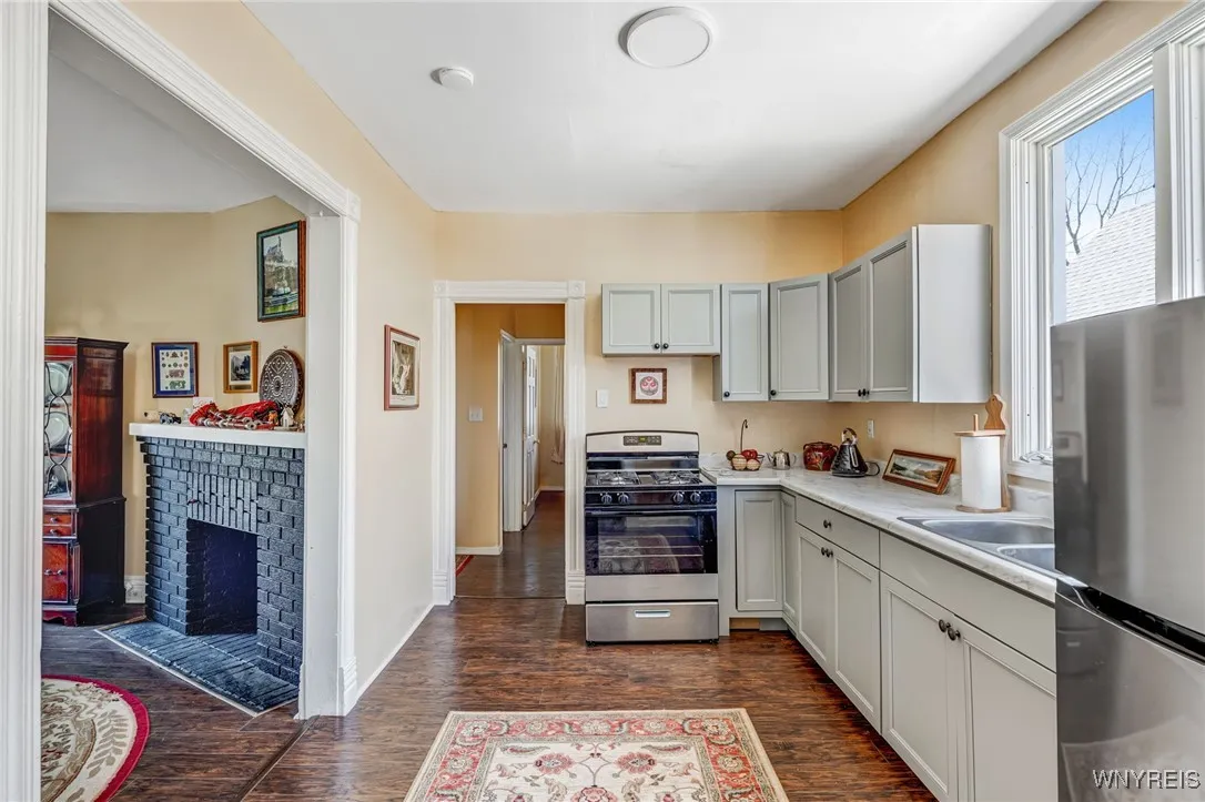 288 14th Street, Buffalo, New York 14213, Buffalo, New York 14213, 5 Bedrooms Bedrooms, ,2 BathroomsBathrooms,Residential,Closed,288 14th Street, Buffalo, New York 14213,0,B1620908