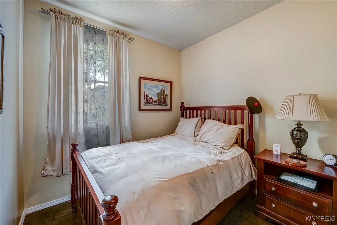 288 14th Street, Buffalo, New York 14213, Buffalo, New York 14213, 5 Bedrooms Bedrooms, ,2 BathroomsBathrooms,Residential,Closed,288 14th Street, Buffalo, New York 14213,0,B1620908