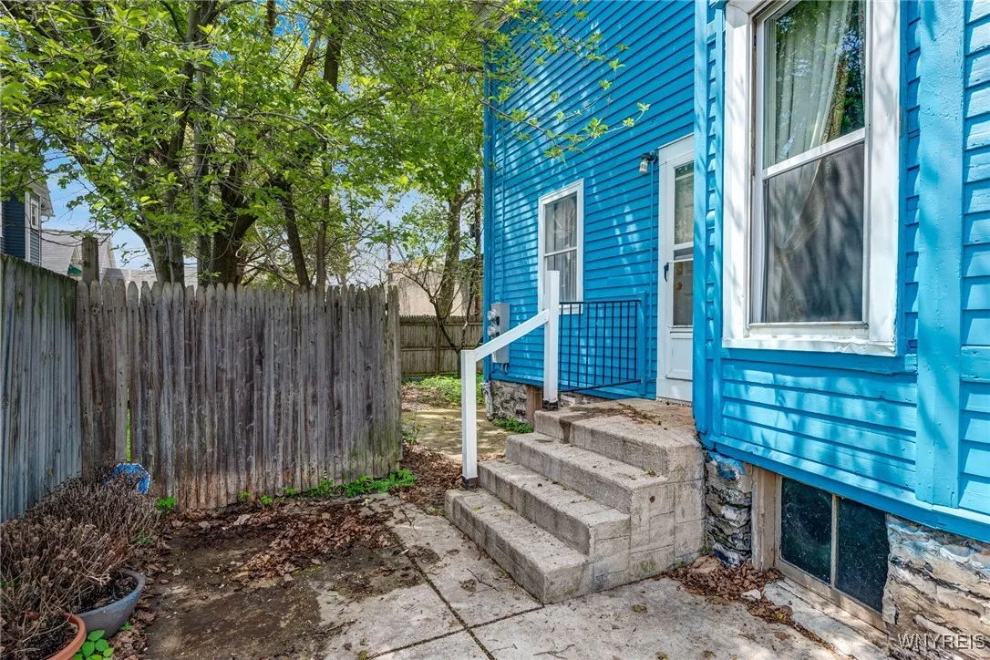 288 14th Street, Buffalo, New York 14213, Buffalo, New York 14213, 5 Bedrooms Bedrooms, ,2 BathroomsBathrooms,Residential,Closed,288 14th Street, Buffalo, New York 14213,0,B1620908