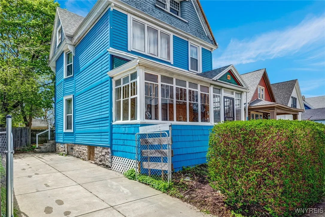 288 14th Street, Buffalo, New York 14213, Buffalo, New York 14213, 5 Bedrooms Bedrooms, ,2 BathroomsBathrooms,Residential,Closed,288 14th Street, Buffalo, New York 14213,0,B1620908
