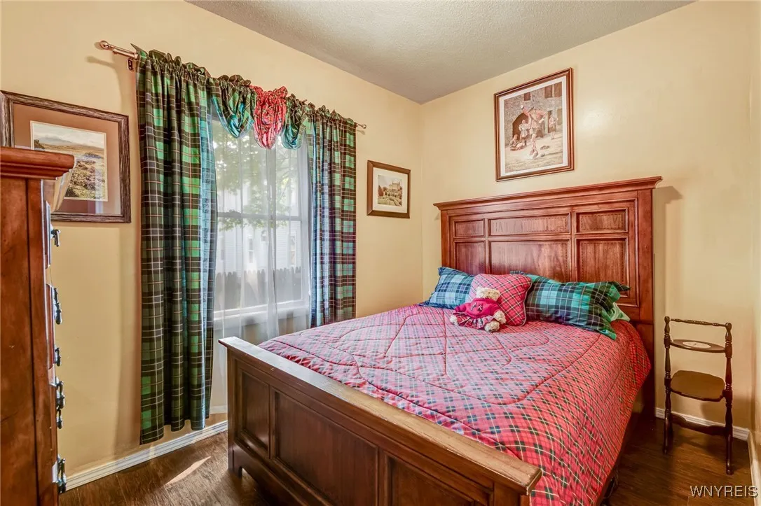 288 14th Street, Buffalo, New York 14213, Buffalo, New York 14213, 5 Bedrooms Bedrooms, ,2 BathroomsBathrooms,Residential,Closed,288 14th Street, Buffalo, New York 14213,0,B1620908