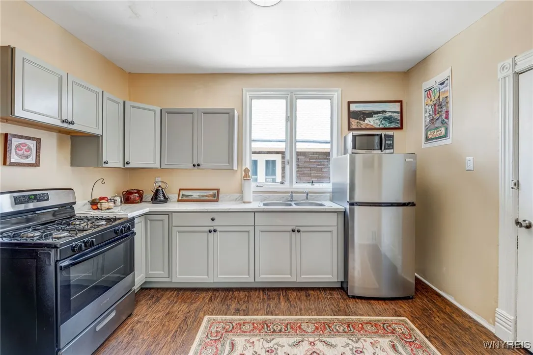 288 14th Street, Buffalo, New York 14213, Buffalo, New York 14213, 5 Bedrooms Bedrooms, ,2 BathroomsBathrooms,Residential,Closed,288 14th Street, Buffalo, New York 14213,0,B1620908