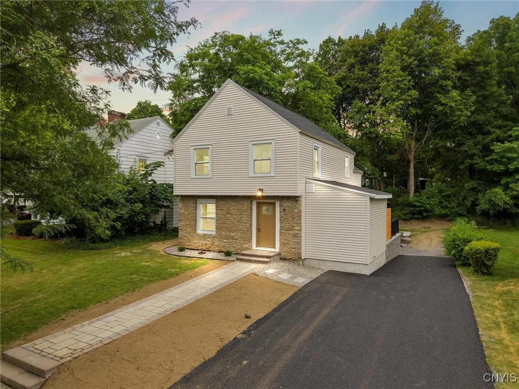 106 Wellington Road, Dewitt, New York 13214, De Witt, New York 13214, 3 Bedrooms Bedrooms, 5 Rooms Rooms,2 BathroomsBathrooms,Residential,For Sale,106 Wellington Road, Dewitt, New York 13214,S1619234