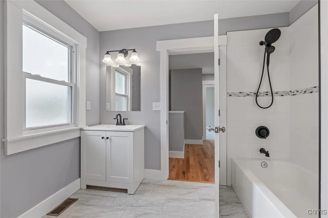 106 Wellington Road, Dewitt, New York 13214, De Witt, New York 13214, 3 Bedrooms Bedrooms, 5 Rooms Rooms,2 BathroomsBathrooms,Residential,For Sale,106 Wellington Road, Dewitt, New York 13214,S1619234