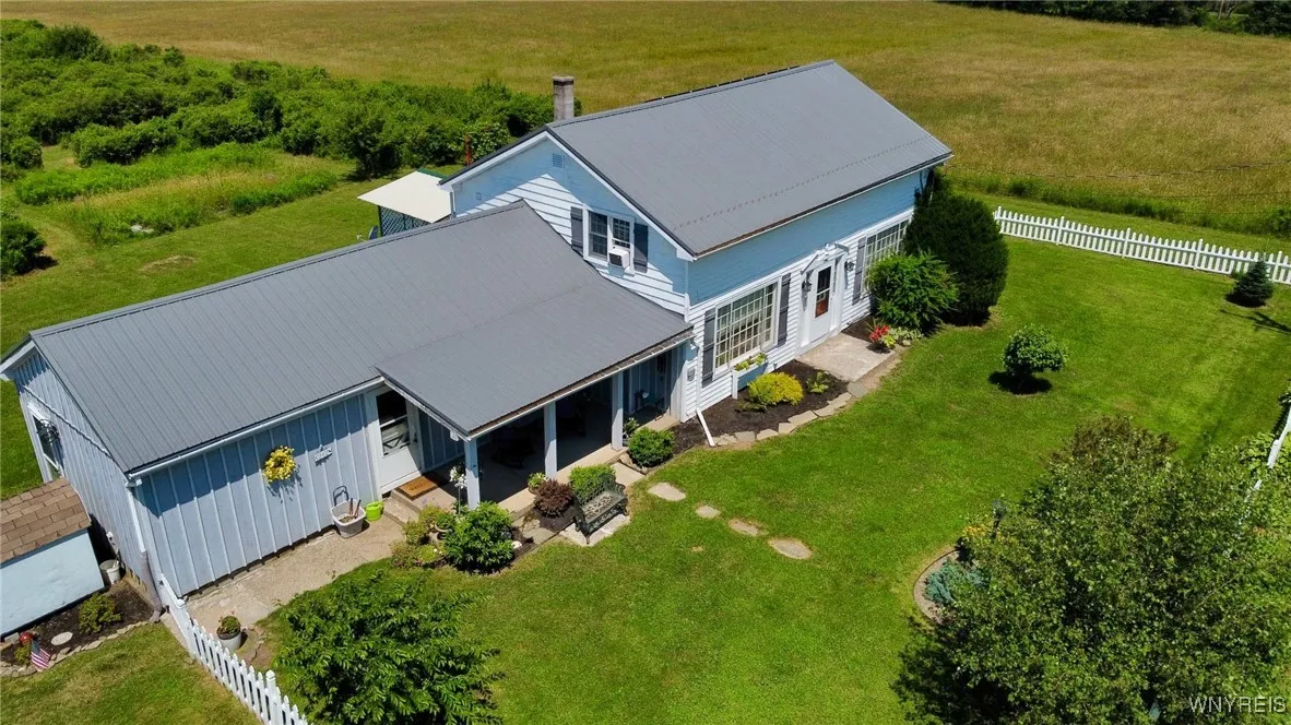 8242 Cole Road, Boston, New York 14033, Boston, New York 14033, 3 Bedrooms Bedrooms, 9 Rooms Rooms,1 BathroomBathrooms,Residential,For Sale,8242 Cole Road, Boston, New York 14033,B1619864