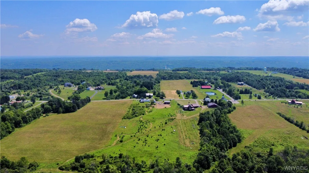 8242 Cole Road, Boston, New York 14033, Boston, New York 14033, 3 Bedrooms Bedrooms, 9 Rooms Rooms,1 BathroomBathrooms,Residential,For Sale,8242 Cole Road, Boston, New York 14033,B1619864