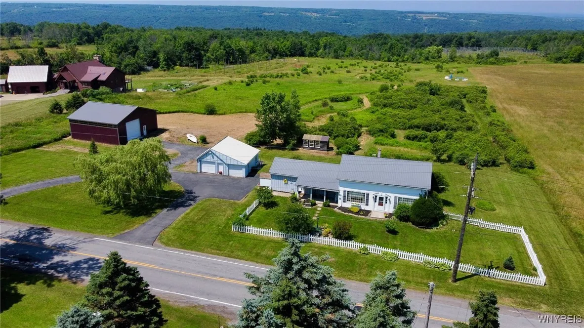 8242 Cole Road, Boston, New York 14033, Boston, New York 14033, 3 Bedrooms Bedrooms, 9 Rooms Rooms,1 BathroomBathrooms,Residential,For Sale,8242 Cole Road, Boston, New York 14033,B1619864