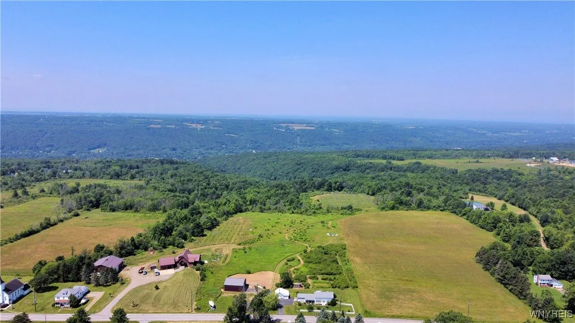 8242 Cole Road, Boston, New York 14033, Boston, New York 14033, 3 Bedrooms Bedrooms, 9 Rooms Rooms,1 BathroomBathrooms,Residential,For Sale,8242 Cole Road, Boston, New York 14033,B1619864