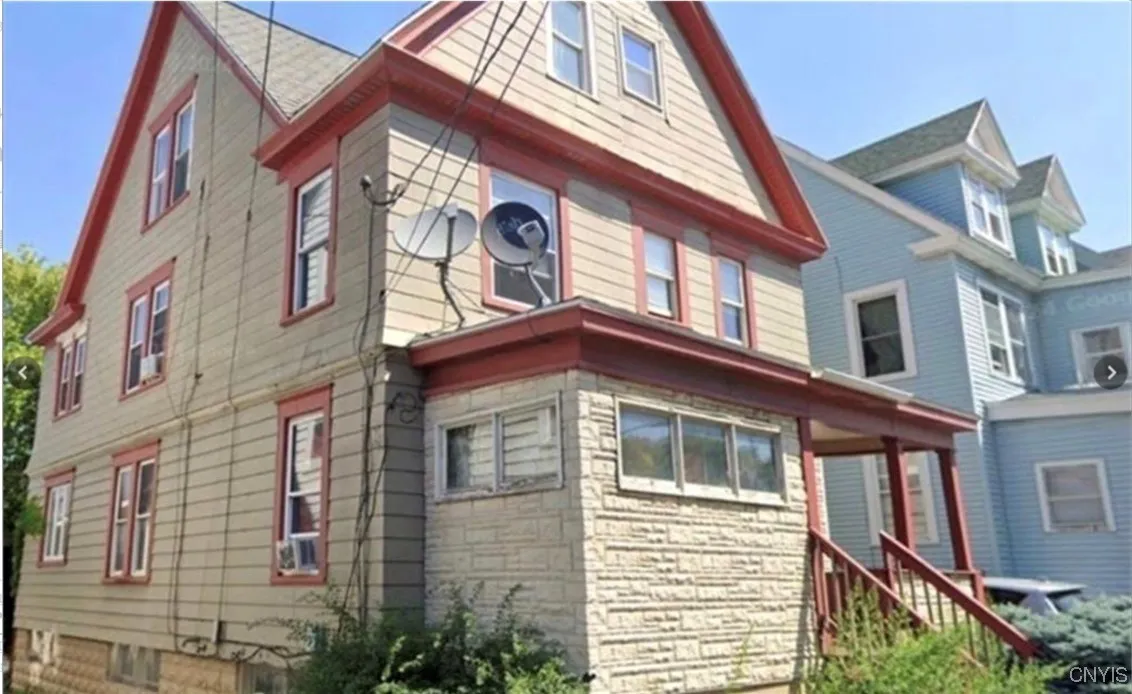 113 East Brighton Avenue 115, Syracuse, New York 1, Syracuse, New York 13205, 2 Bedrooms Bedrooms, 6 Rooms Rooms,1 BathroomBathrooms,Residential Lease,For Rent,113 East Brighton Avenue 115, Syracuse, New York 1,S1621069