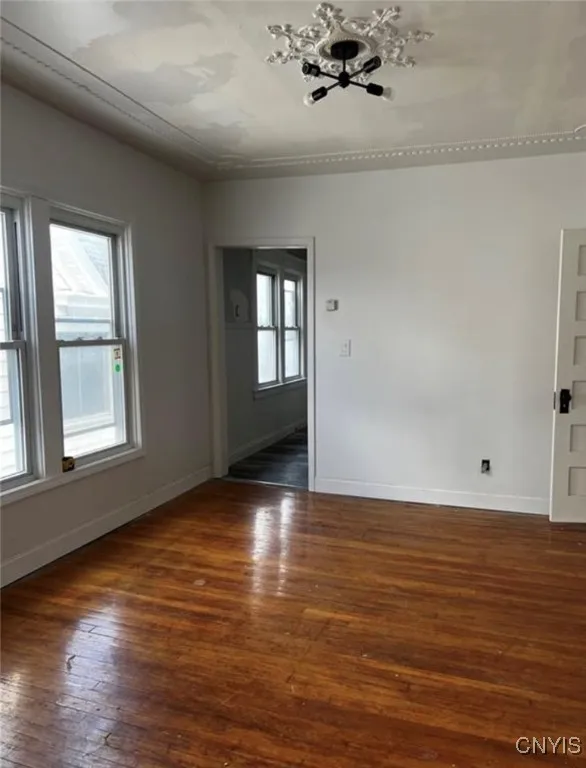 113 East Brighton Avenue 115, Syracuse, New York 1, Syracuse, New York 13205, 2 Bedrooms Bedrooms, 6 Rooms Rooms,1 BathroomBathrooms,Residential Lease,For Rent,113 East Brighton Avenue 115, Syracuse, New York 1,S1621069