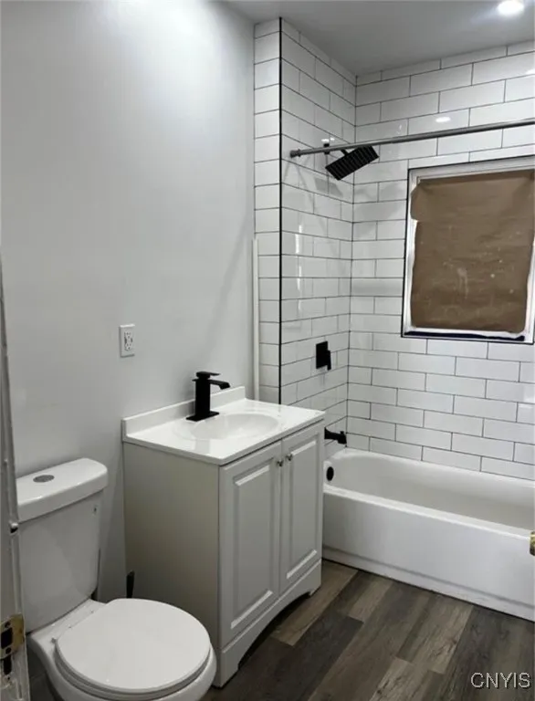 113 East Brighton Avenue 115, Syracuse, New York 1, Syracuse, New York 13205, 2 Bedrooms Bedrooms, 6 Rooms Rooms,1 BathroomBathrooms,Residential Lease,For Rent,113 East Brighton Avenue 115, Syracuse, New York 1,S1621069
