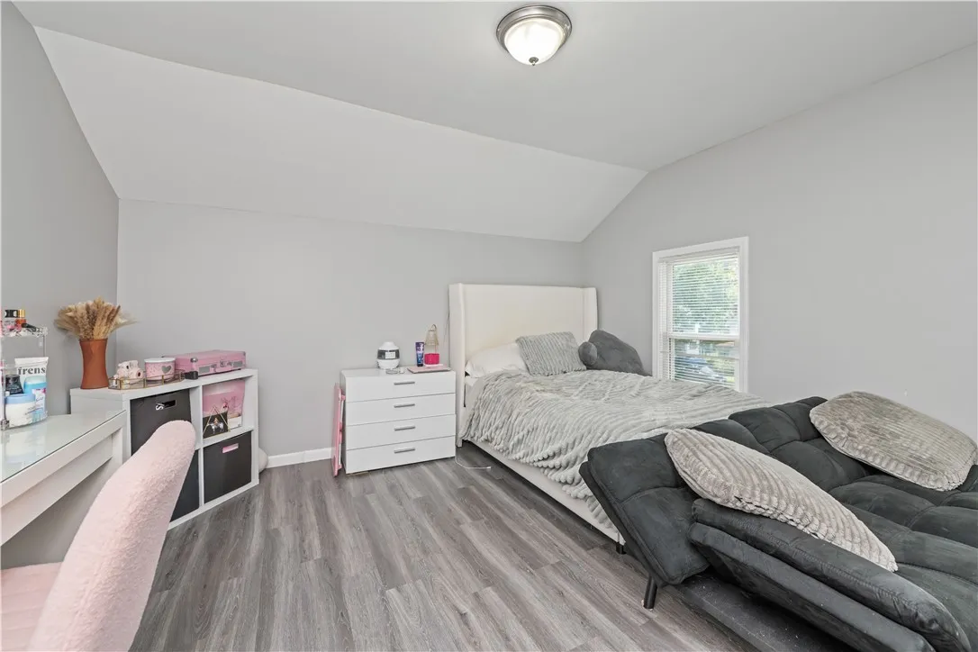 Upper Bed