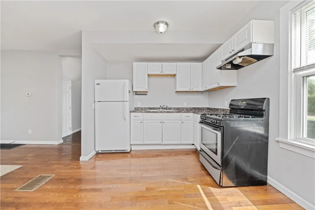 1084 Plymouth Avenue South, Rochester, New York 14, Rochester, New York 14608, 4 Bedrooms Bedrooms, ,2 BathroomsBathrooms,Residential,For Sale,1084 Plymouth Avenue South, Rochester, New York 14,R1612712