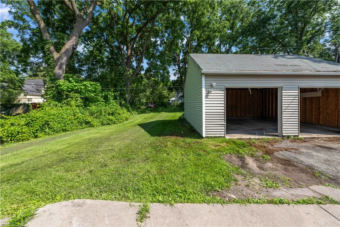 1084 Plymouth Avenue South, Rochester, New York 14, Rochester, New York 14608, 4 Bedrooms Bedrooms, ,2 BathroomsBathrooms,Residential,For Sale,1084 Plymouth Avenue South, Rochester, New York 14,R1612712