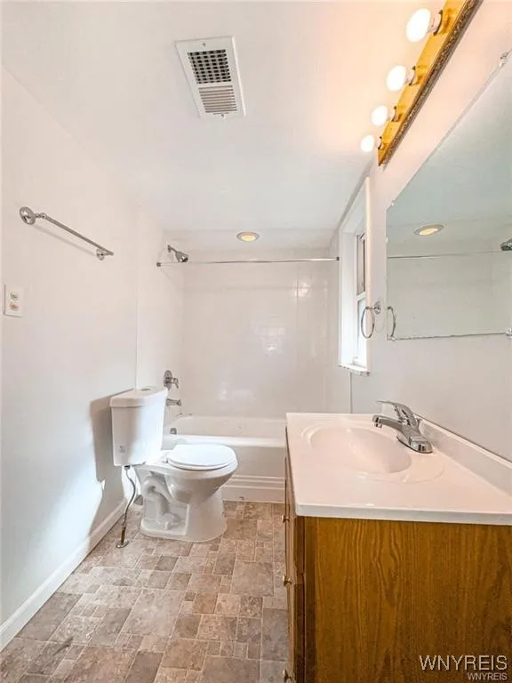 89 Jones Street, Buffalo, New York 14206, Buffalo, New York 14206, 5 Bedrooms Bedrooms, 7 Rooms Rooms,2 BathroomsBathrooms,Residential,For Sale,89 Jones Street, Buffalo, New York 14206,B1620683