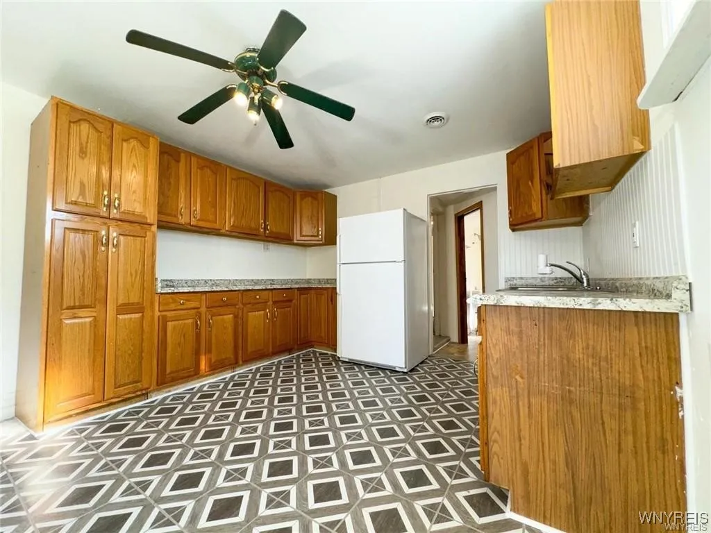89 Jones Street, Buffalo, New York 14206, Buffalo, New York 14206, 5 Bedrooms Bedrooms, 7 Rooms Rooms,2 BathroomsBathrooms,Residential,For Sale,89 Jones Street, Buffalo, New York 14206,B1620683
