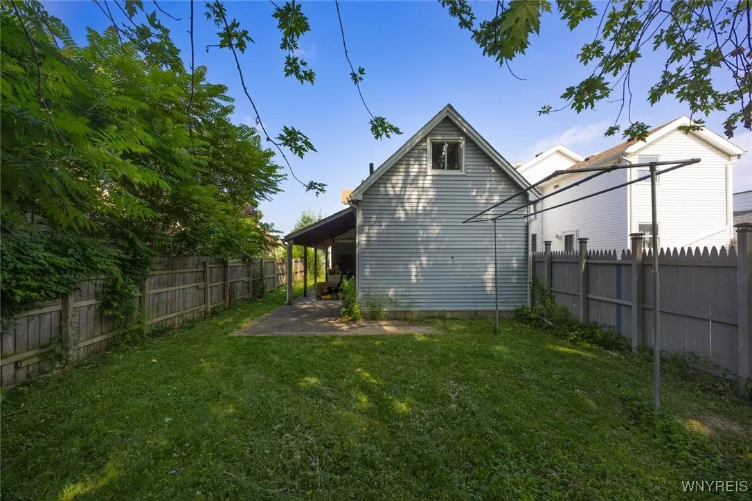 89 Jones Street, Buffalo, New York 14206, Buffalo, New York 14206, 5 Bedrooms Bedrooms, 7 Rooms Rooms,2 BathroomsBathrooms,Residential,For Sale,89 Jones Street, Buffalo, New York 14206,B1620683