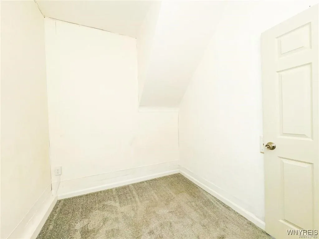 89 Jones Street, Buffalo, New York 14206, Buffalo, New York 14206, 5 Bedrooms Bedrooms, 7 Rooms Rooms,2 BathroomsBathrooms,Residential,For Sale,89 Jones Street, Buffalo, New York 14206,B1620683