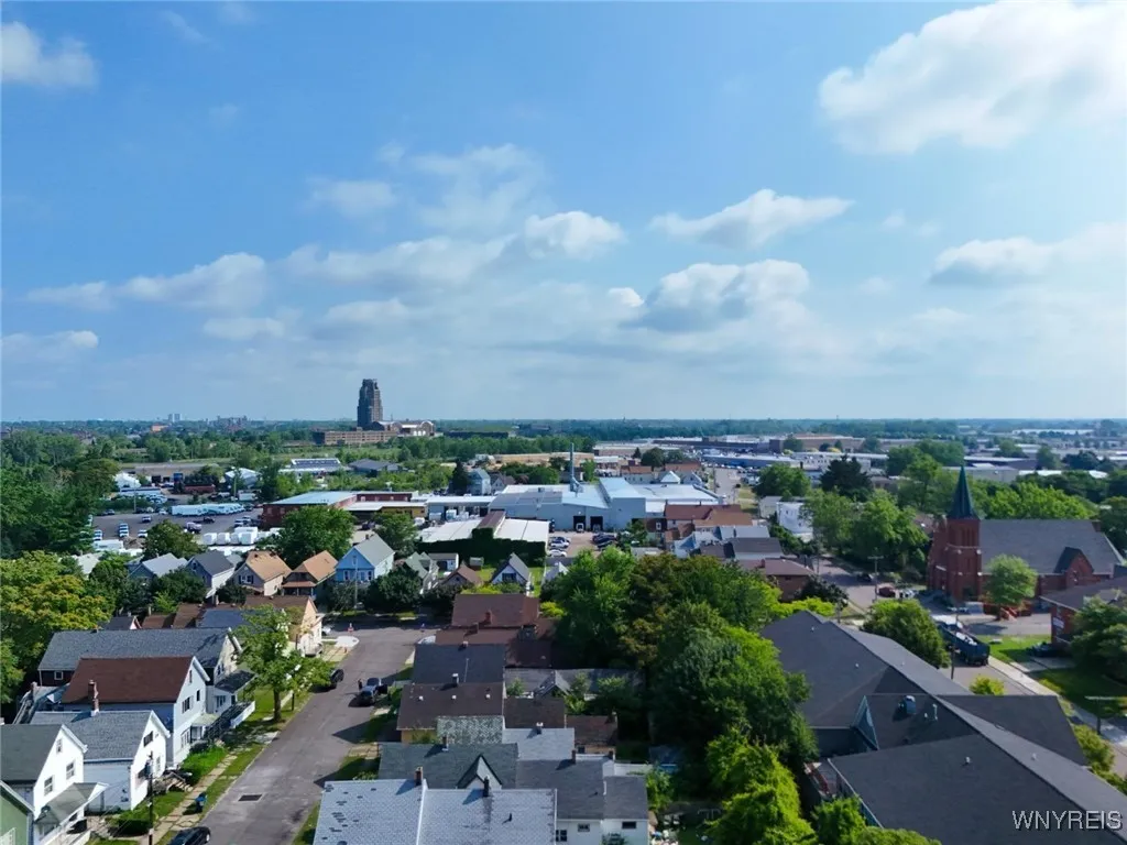 89 Jones Street, Buffalo, New York 14206, Buffalo, New York 14206, 5 Bedrooms Bedrooms, 7 Rooms Rooms,2 BathroomsBathrooms,Residential,For Sale,89 Jones Street, Buffalo, New York 14206,B1620683