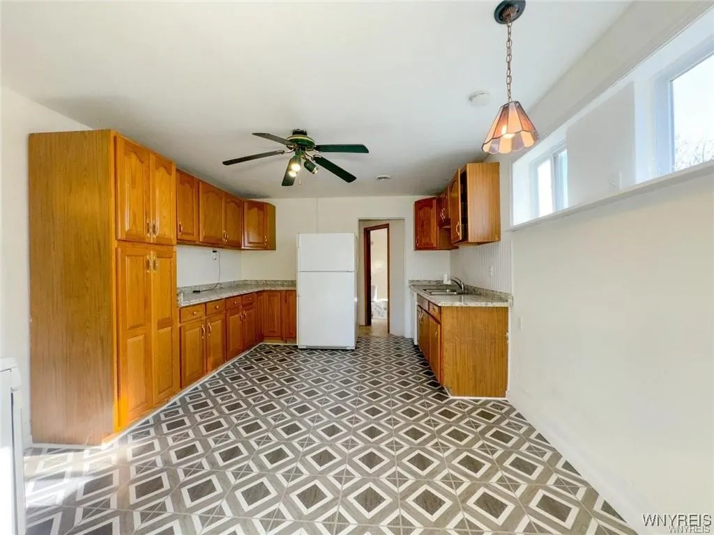 89 Jones Street, Buffalo, New York 14206, Buffalo, New York 14206, 5 Bedrooms Bedrooms, 7 Rooms Rooms,2 BathroomsBathrooms,Residential,For Sale,89 Jones Street, Buffalo, New York 14206,B1620683