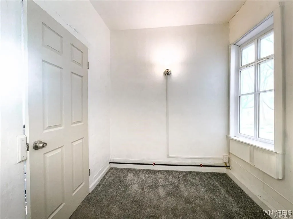 89 Jones Street, Buffalo, New York 14206, Buffalo, New York 14206, 5 Bedrooms Bedrooms, 7 Rooms Rooms,2 BathroomsBathrooms,Residential,For Sale,89 Jones Street, Buffalo, New York 14206,B1620683