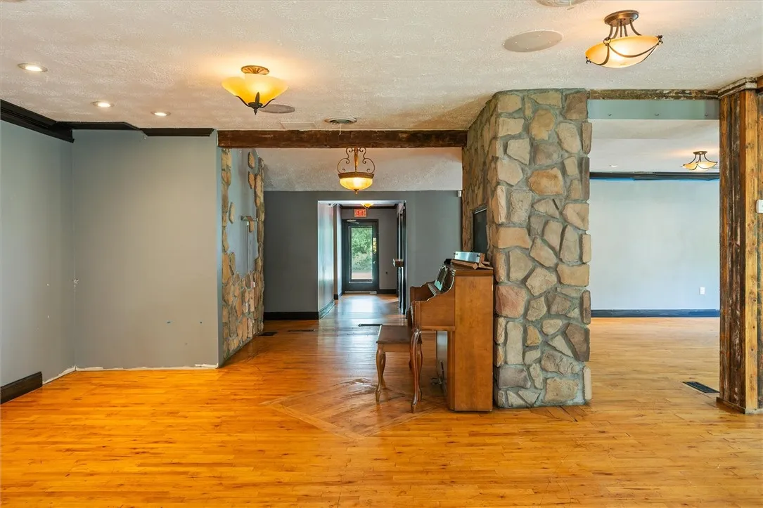 1369 Pittsford Mendon Road, Mendon, New York 14506, Mendon, New York 14506, 2 Bedrooms Bedrooms, 12 Rooms Rooms,4 BathroomsBathrooms,Residential,For Sale,1369 Pittsford Mendon Road, Mendon, New York 14506,R1621071