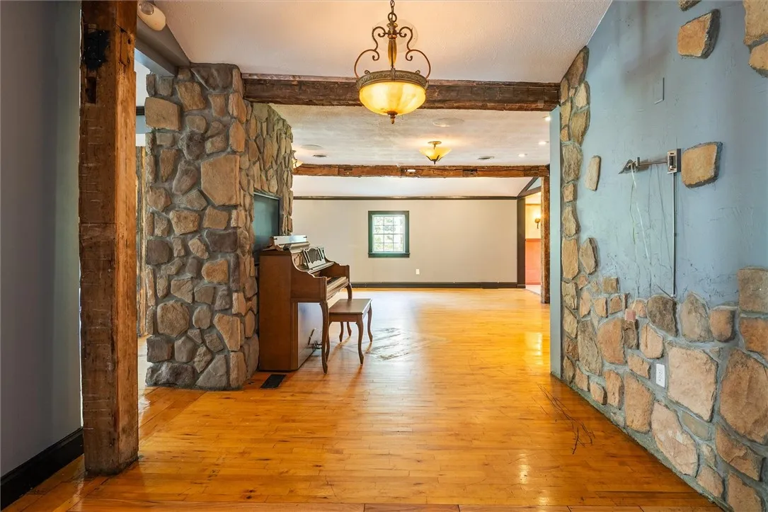1369 Pittsford Mendon Road, Mendon, New York 14506, Mendon, New York 14506, 2 Bedrooms Bedrooms, 12 Rooms Rooms,4 BathroomsBathrooms,Residential,For Sale,1369 Pittsford Mendon Road, Mendon, New York 14506,R1621071