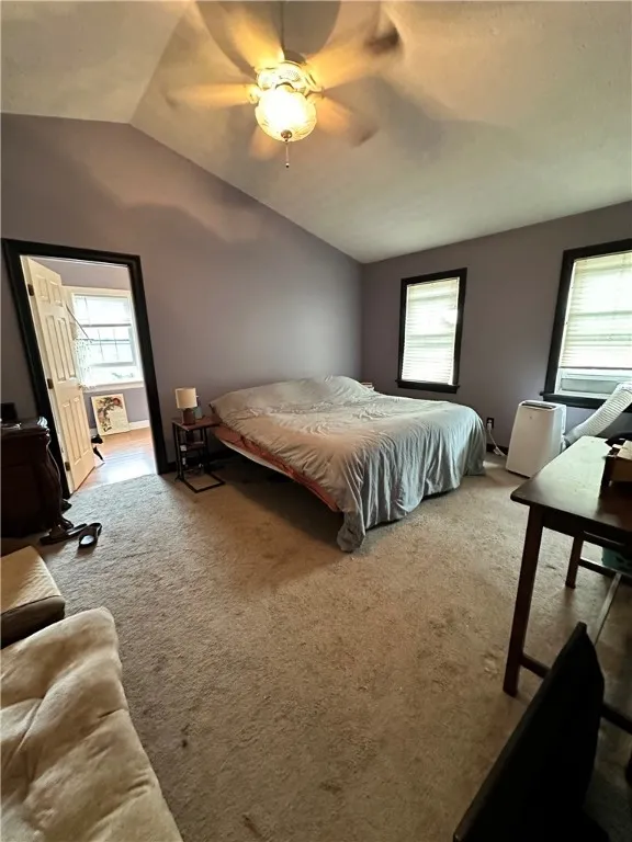 UPSTAIRS 1608 sf 2 bed 2 bath apartment