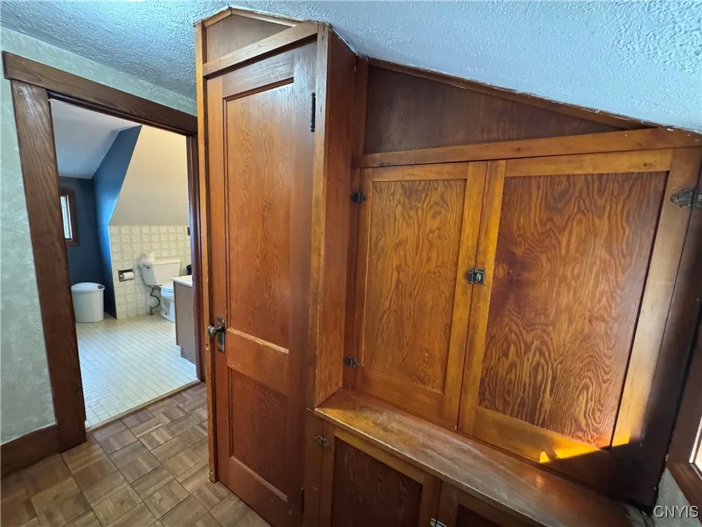 237 East Hamilton Avenue, Sherrill, New York 13461, Sherrill, New York 13461, 4 Bedrooms Bedrooms, 8 Rooms Rooms,2 BathroomsBathrooms,Residential,For Sale,237 East Hamilton Avenue, Sherrill, New York 13461,S1620177