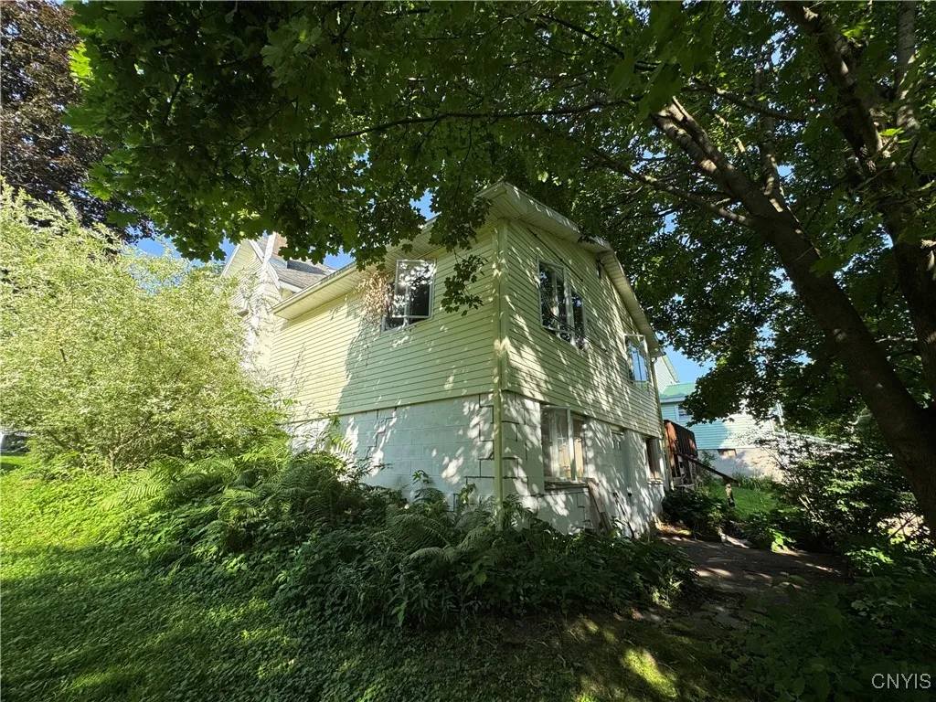 237 East Hamilton Avenue, Sherrill, New York 13461, Sherrill, New York 13461, 4 Bedrooms Bedrooms, 8 Rooms Rooms,2 BathroomsBathrooms,Residential,For Sale,237 East Hamilton Avenue, Sherrill, New York 13461,S1620177